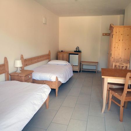 Hotel Elbele Garni Folgaria Ruang foto