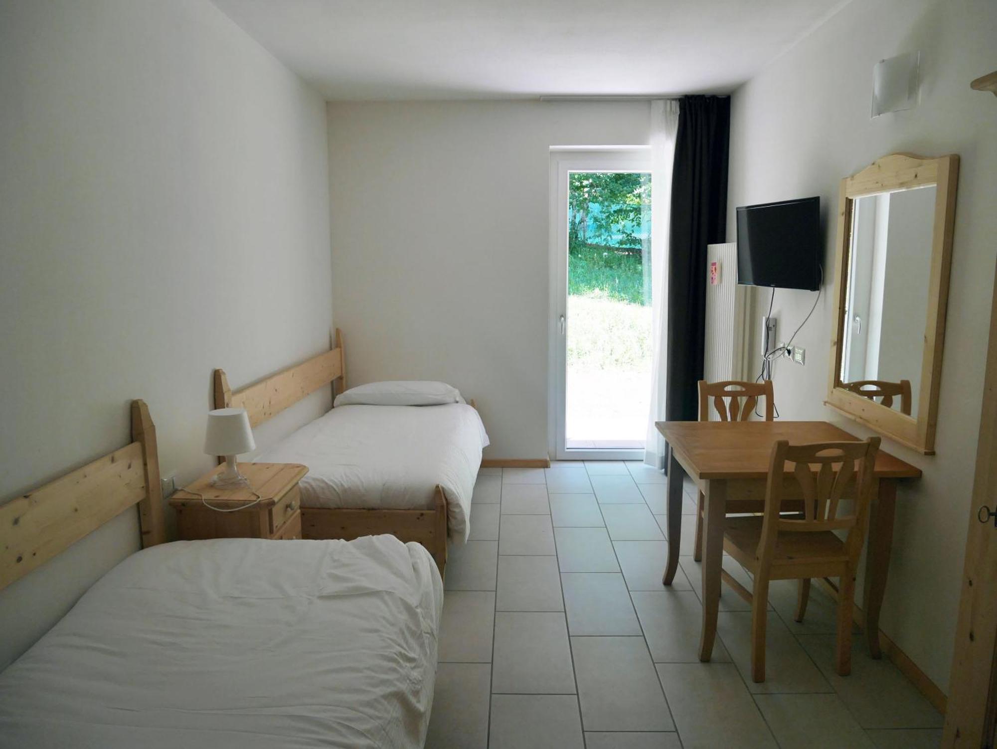 Hotel Elbele Garni Folgaria Ruang foto