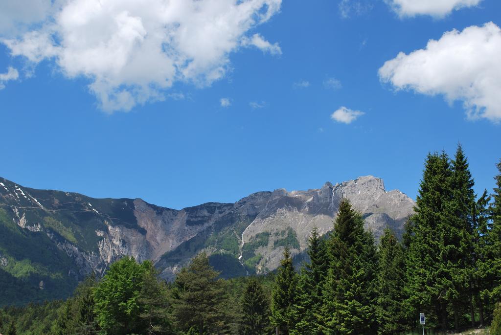 Hotel Elbele Garni Folgaria Bagian luar foto