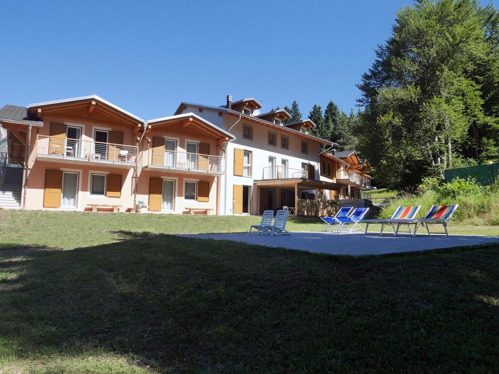 Hotel Elbele Garni Folgaria Bagian luar foto