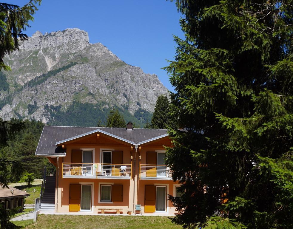 Hotel Elbele Garni Folgaria Bagian luar foto