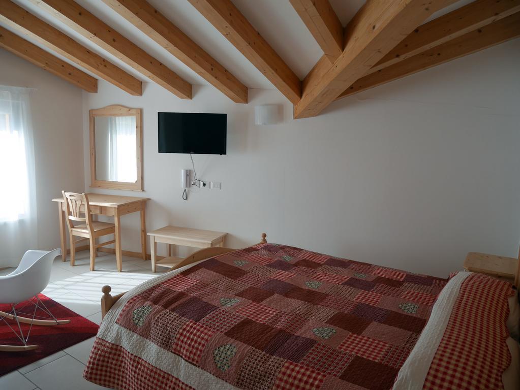Hotel Elbele Garni Folgaria Bagian luar foto