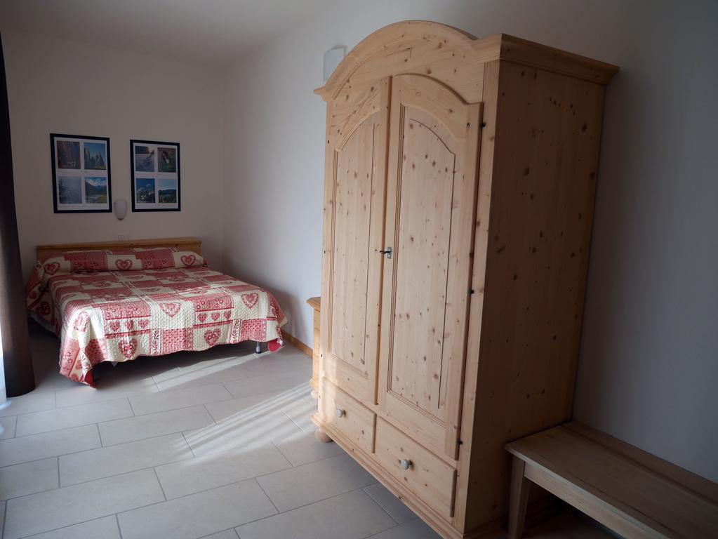 Hotel Elbele Garni Folgaria Bagian luar foto