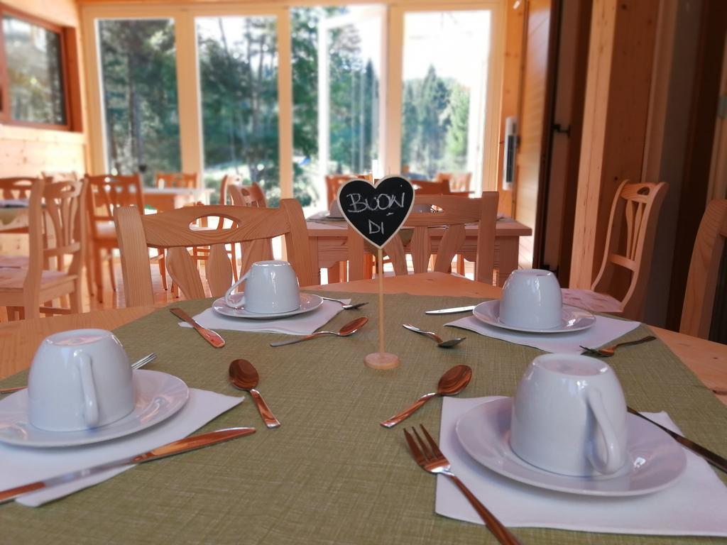 Hotel Elbele Garni Folgaria Bagian luar foto