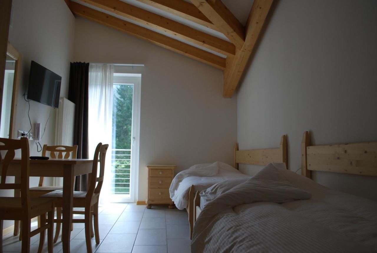 Hotel Elbele Garni Folgaria Ruang foto